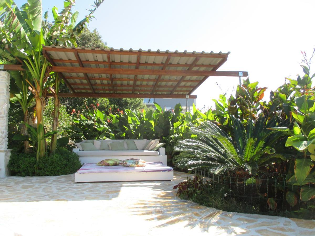 Relax Tiny Villas 40 Meters Of The Beach Zrnovo Экстерьер фото