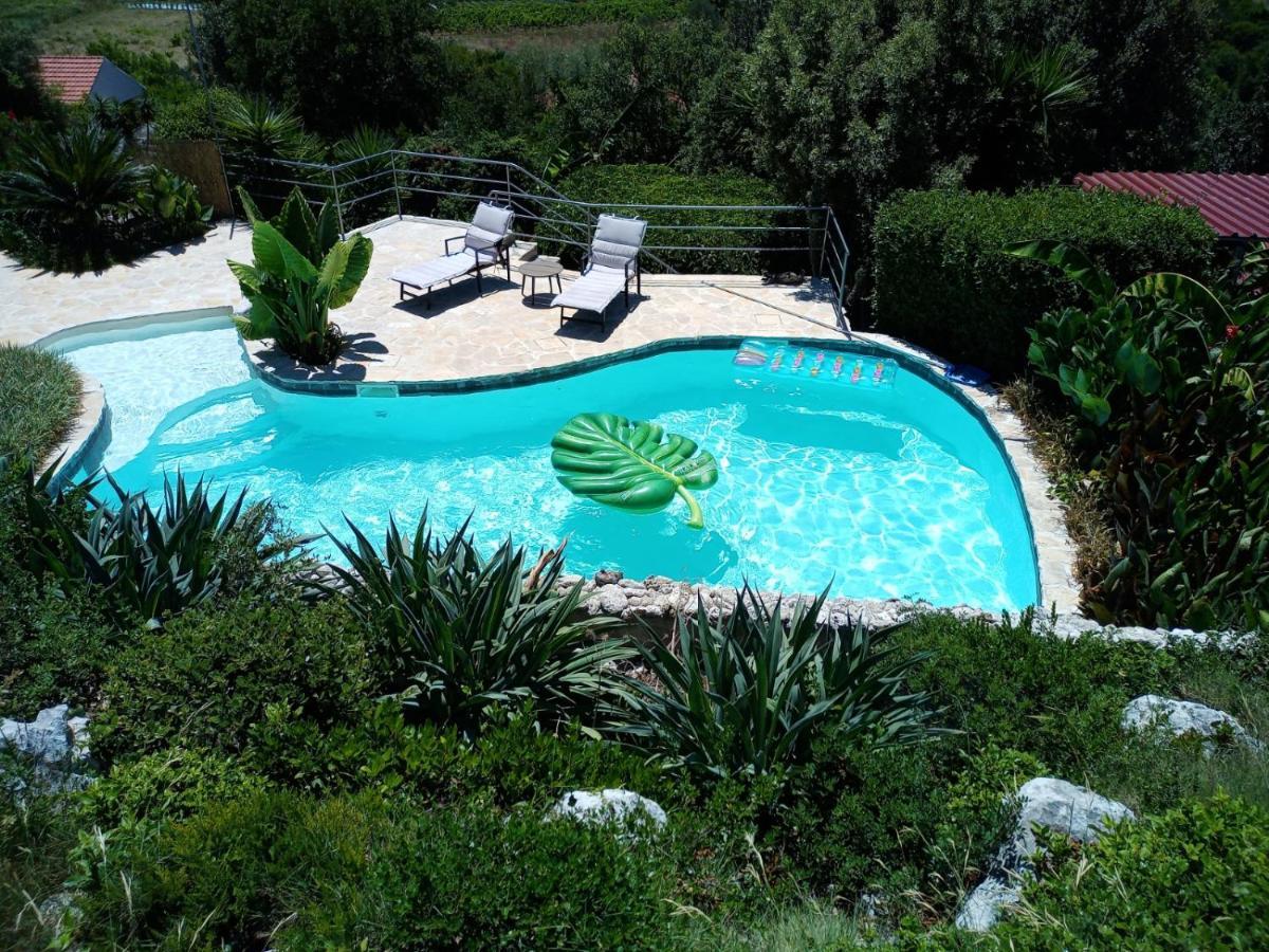 Relax Tiny Villas 40 Meters Of The Beach Zrnovo Экстерьер фото