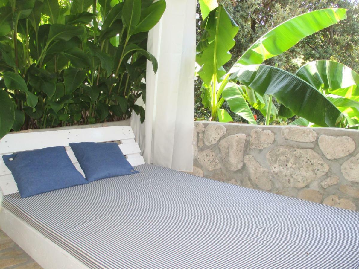 Relax Tiny Villas 40 Meters Of The Beach Zrnovo Экстерьер фото