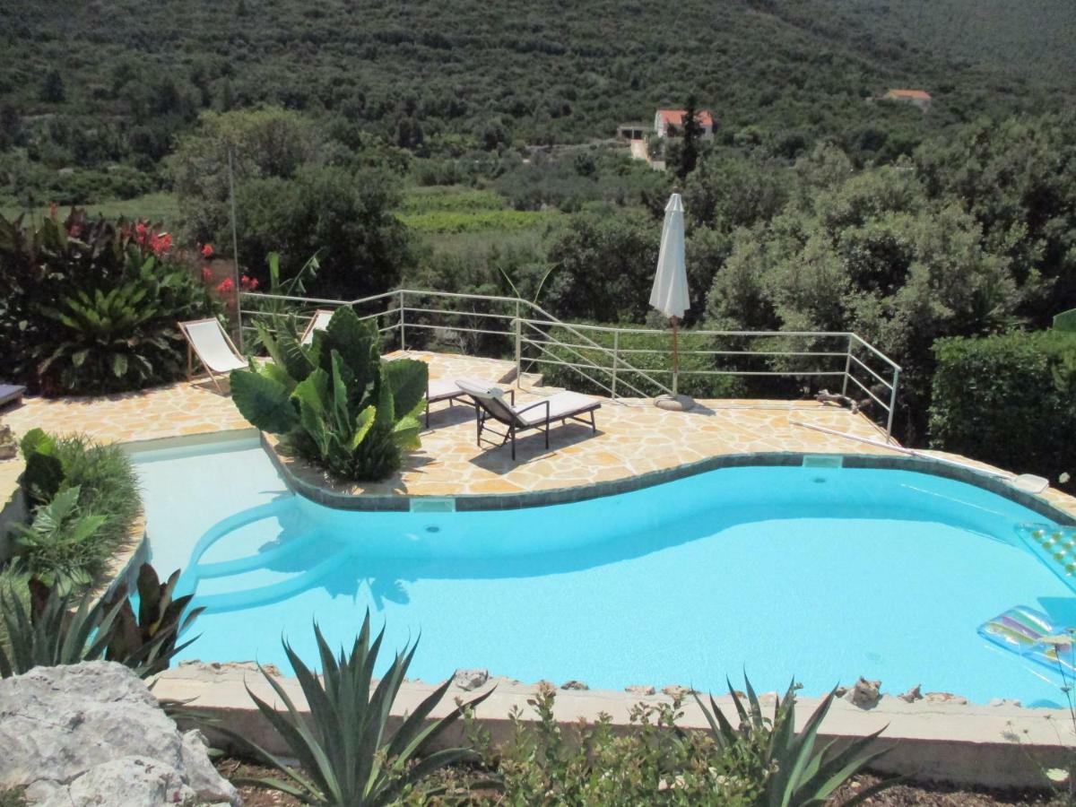 Relax Tiny Villas 40 Meters Of The Beach Zrnovo Экстерьер фото