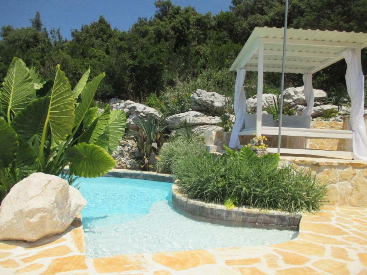 Relax Tiny Villas 40 Meters Of The Beach Zrnovo Экстерьер фото